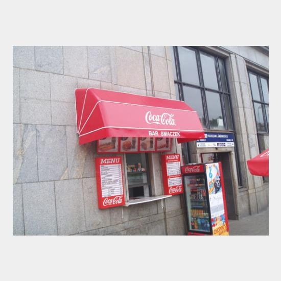 na zlecenie Coca Coli montaż Dw. Śródmieście Warszawa